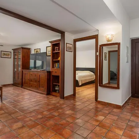 Apartman Dasa With Pool By Guide Ičići