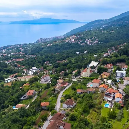 Apartman Dasa With Pool By Guide Ičići