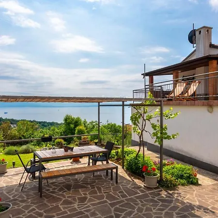 Appartement Dasa With Pool By Guide