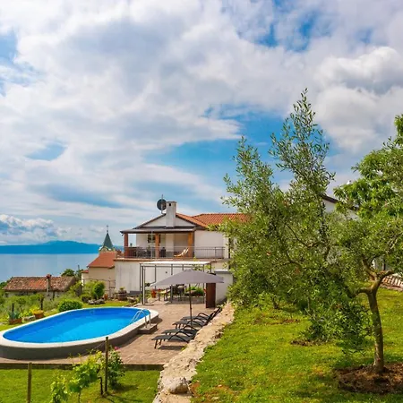 Daire Dasa With Pool By Guide *
