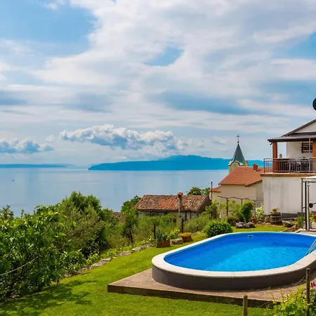 Apartment Dasa With Pool By Guide