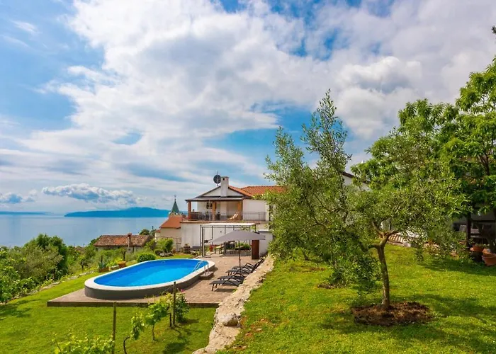 Dasa With Pool By Guide