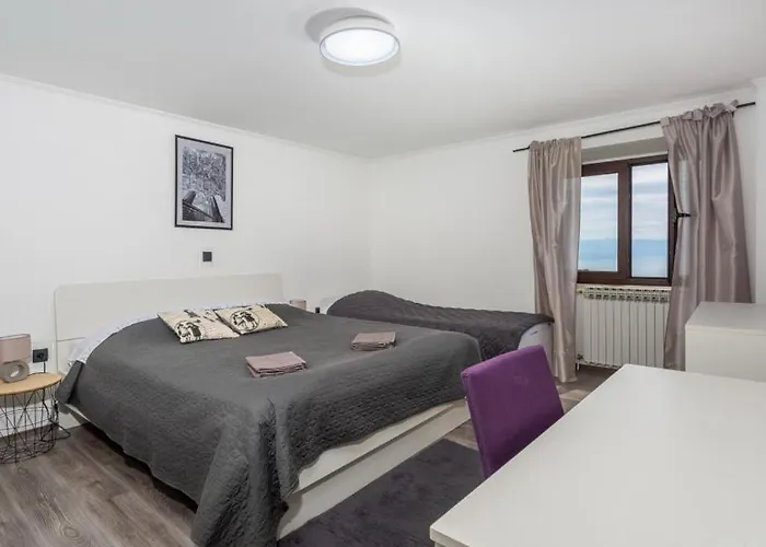 Appartement Dasa With Pool By Guide Ičići